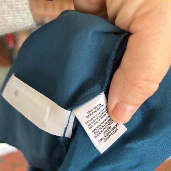 LOFT Pull On Shorts Womens Medium Blue Pockets Lace Trim Boho Elastic Waist - Picture 5 of 5